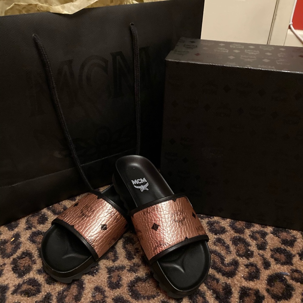 MCM Metallic Gold Slides